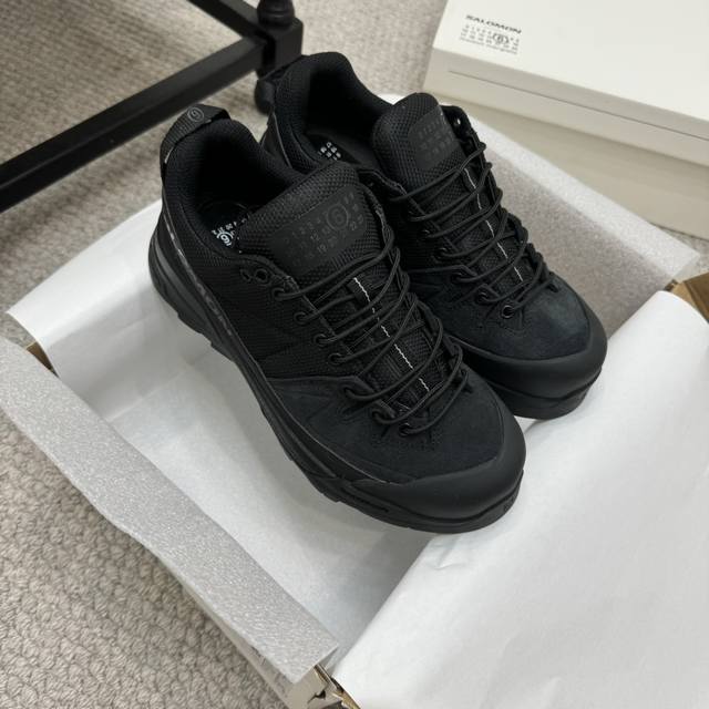 代购级 Salomon萨洛蒙x Mm6马吉拉 24S联名 X-Alp系列 情侣款 户外 休闲 运动鞋 原版购入开发 做货 这款由mm6全新演绎的x-Aip专注于