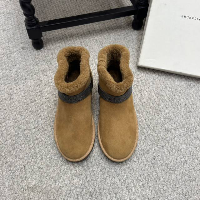 Zp级 Brunello Cucinelli 羊羔毛包子靴 Bc有着原汁原味意大利奢侈审美dna，以及对女性的深刻理解与苦心钻研，Open Walk Ankle