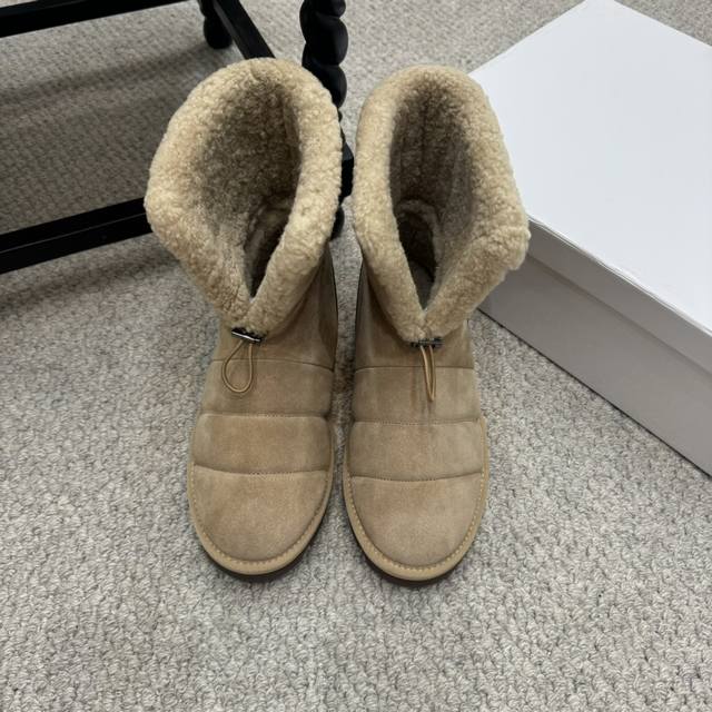 Zp级 Brunello Cucinelli 羊羔毛包子靴 Bc有着原汁原味意大利奢侈审美dna，以及对女性的深刻理解与苦心钻研，Open Walk Ankle