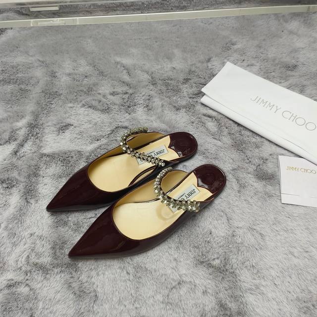 JIMMY CHOO 新款漆皮水钻链条系列 面料：进口牛漆皮 内里：进口小羊皮 大底：进口意大利真皮大底 码数：35～39 34、40、41、42定制不退换 跟