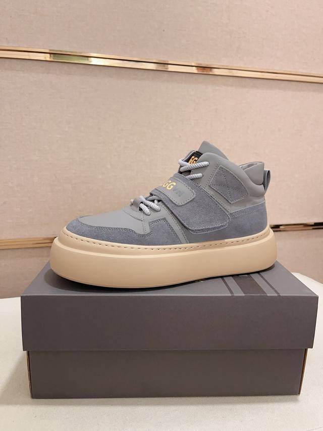工厂价: 北美男鞋Ugg 秋冬新款高品质男鞋雪地靴特惠活动中，极寒天气克星！牛皮面，美利奴羊毛内里，原版大底，无论开车还是户外还是日常穿着，总有适合你的一款！