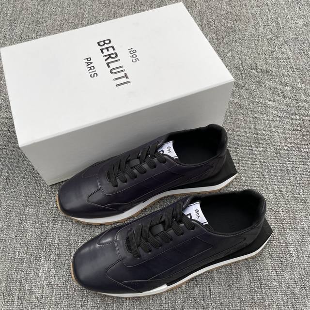 BERLUTI 布鲁提 新款Pulse男士皮革运动鞋，Berluti 的历史回溯至 1895 年的巴黎，历来由四代的家族成员经营，以深厚的制楦技艺、渊博的高级鞋