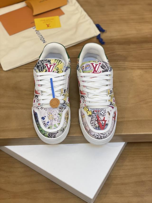 工厂价: 顶级版本LV-路易威登篮2024Trainer升级版，原版1：1开发复刻！！上脚非常舒适 做工精细，鞋面由意大利进口小牛皮拼接，侧边饰有品牌LOGO标