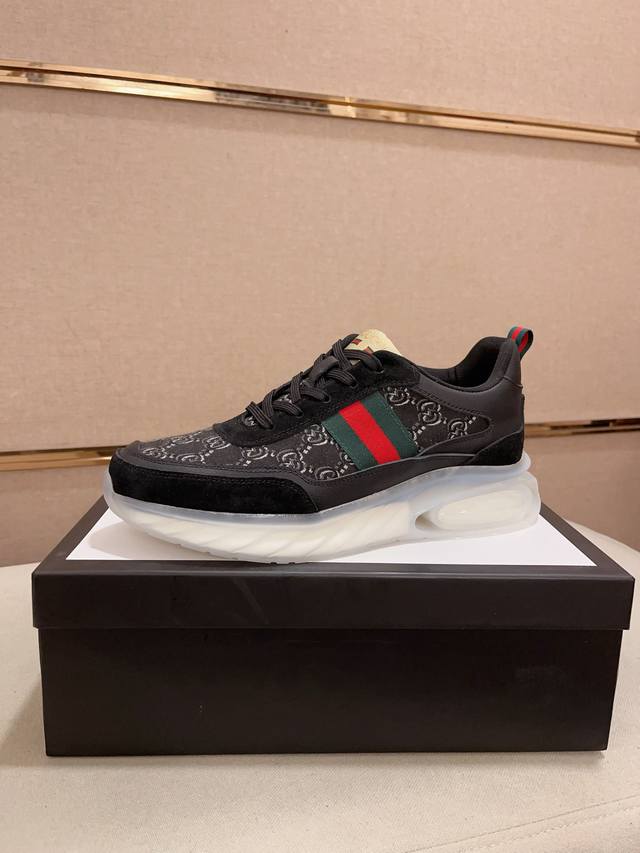 工厂价 GUCCI 古奇 顶级新款专柜同步发售，鞋面意大利进口头层牛皮，全进口羊皮内里，完全1比1复刻，鞋底：原厂特供原版底，独家活动成型底超级舒适，原厂跟单货