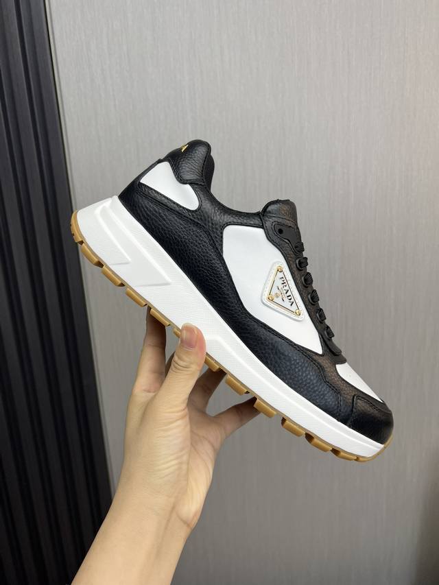 PRAD*普拉达 专柜爆款男鞋， 官网1:1制作，进口磨砂牛皮面料拼接 ，牛皮内里 原厂特供原版底， 38-45 45订做不退换