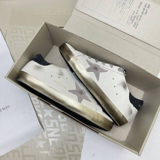 女 ，男 此款定制Golden Gse Deluxe Brand SUPER TAR N双正品拆解打版# 市场最优不服来比 # 火红程度比小白鞋还要早，打破传统