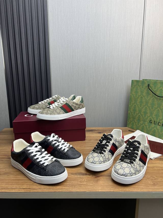 工厂价 ＧＵＣＣＩ古奇.经典爆款小白鞋常年热卖 标准码：女码35-40男码38-44 女 男45可定做 等级：官网同款 原单品质 材料：原版皮 原版牛皮内里 原