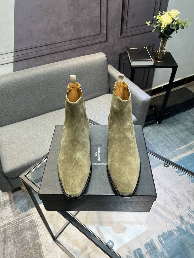 SAINT LAURENT 圣罗兰高帮男鞋 原单品质 官网1:1同步 顶级男士休闲男鞋，真正的牛皮细腻沉稳，绝不是普通牛皮牛里能相比较 内行的就知道这种皮的价值