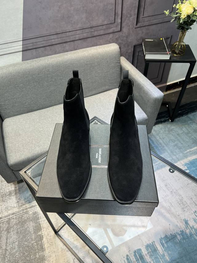 SAINT LAURENT 圣罗兰高帮男鞋 原单品质 官网1:1同步 顶级男士休闲男鞋，真正的牛皮细腻沉稳，绝不是普通牛皮牛里能相比较 内行的就知道这种皮的价值