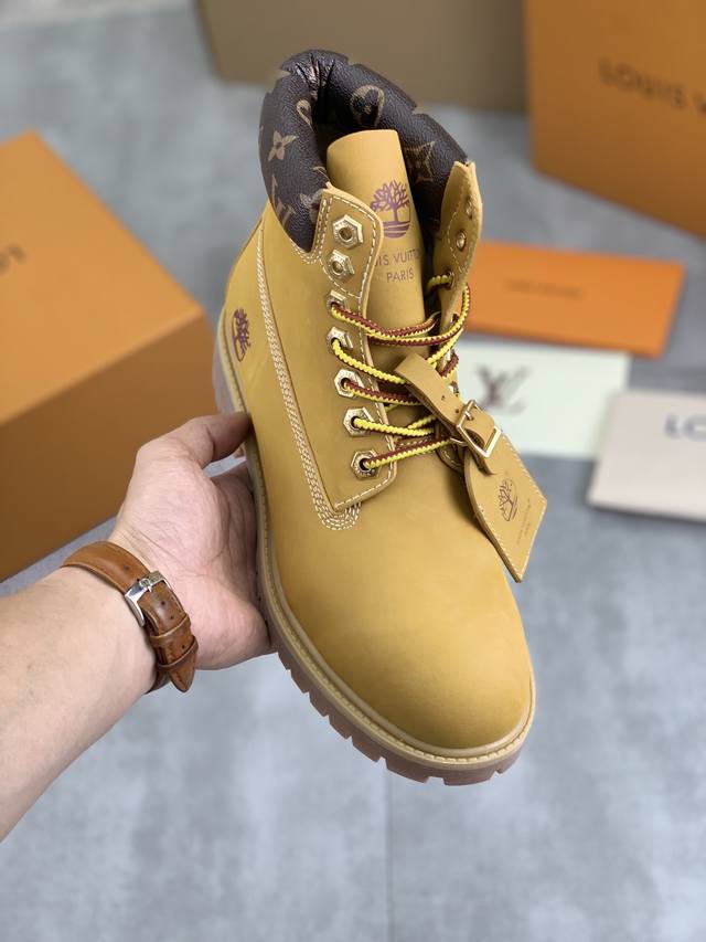 工厂价 实价 顶级版本 情侣款LV x Timberland 添柏岚 联名款 老花 压花 大黄靴 及踝靴 短靴 LV x Timberland 及踝靴取材 Mo