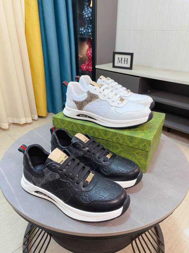 出厂价 gucci 古奇 新款男鞋高端品牌，最新時尚休闲男鞋，潮流百搭之款，轻松运动风，鞋面意大利进口头层牛皮 真皮内里 加超精细做工。原版个性时尚橡胶耐磨大底