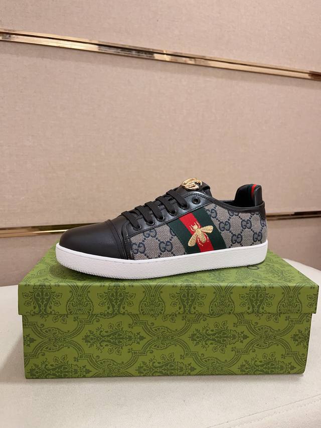 工厂价 GUCCI 古奇 顶级新款专柜同步发售，鞋面意大利进口头层牛皮，全进口羊皮内里，完全1比1复刻，鞋底：原厂特供原版底，独家活动成型底超级舒适，原厂跟单货
