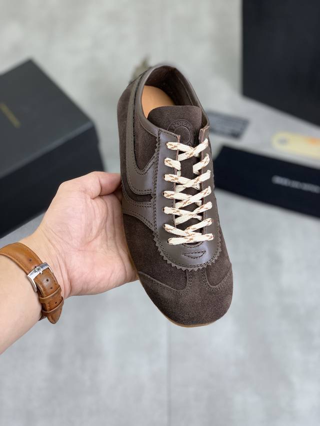 工厂价 实价 G027代购级Dries Van Noten DVN 马拉松复古德训鞋Dries Van Noten 2024春夏系列 设计师通过改造扭曲和颠覆经