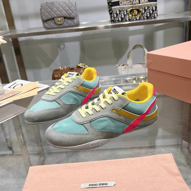 miumiu P: 情侣款.Size：女35-40.男40-44. 男45定做 情侣款代购级别独家首发miumiu缪缪透气网布休闲鞋2025春夏新款英伦风系带m