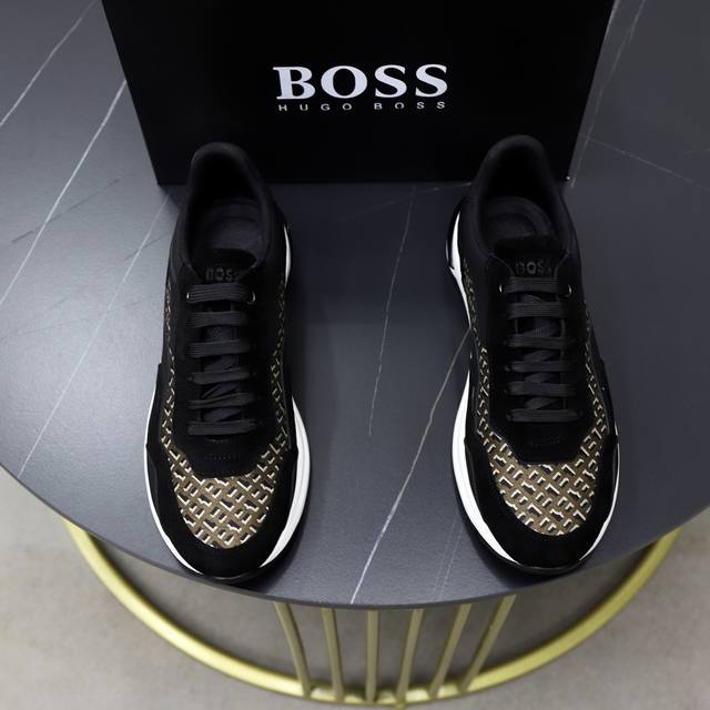 出厂价： 顶级原单boss 最新上市、进口原版牛皮面、高级原版图案。高端1:1开模定制，原版大底，更轻便，防滑。时尚主打潮流，百搭爆款。散发时尚休闲气息，时尚就