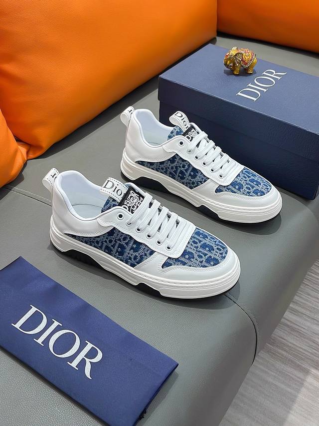 商品名称：Dior 迪奥 正规码数: 38-44 休闲鞋 商品材料：精选 牛皮鞋面，柔软羊皮内里；原厂大底。