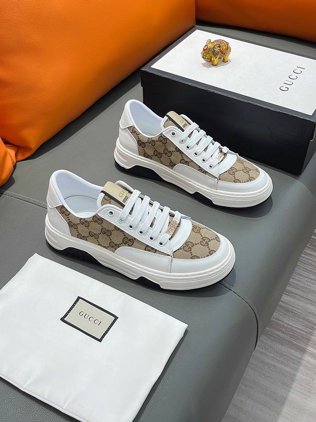 商品名称：Gucci 古驰 正规码数: 38-44 休闲鞋 商品材料：精选 牛皮鞋面，柔软羊皮内里；原厂大底。