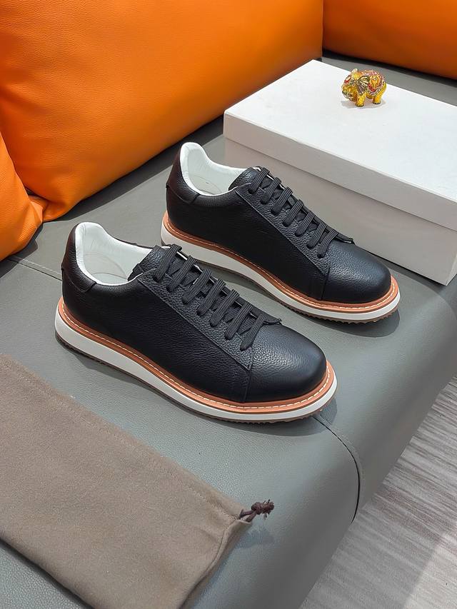 商品名称：Brunello Cucinelli Bc 正规码数：39-44 休闲鞋 商品材料：精选 牛皮鞋面，柔软羊皮内里，原版大底。