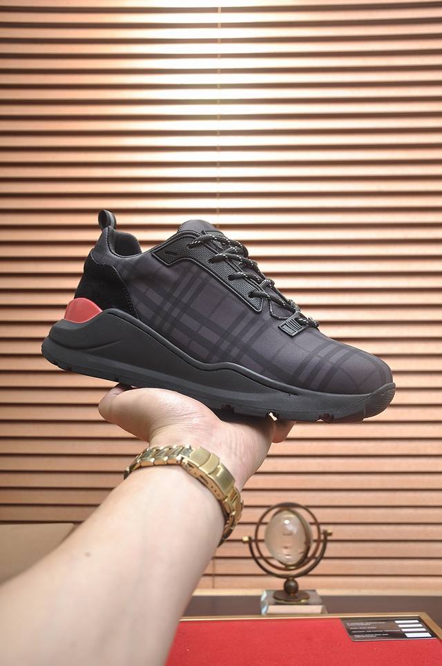 出厂价 Burberry巴宝莉 经典低帮运动鞋｜进口牛皮搭配经典格纹布料｜羊皮内里｜原版大底｜做工精细穿着舒适 Size：38-44 45定做