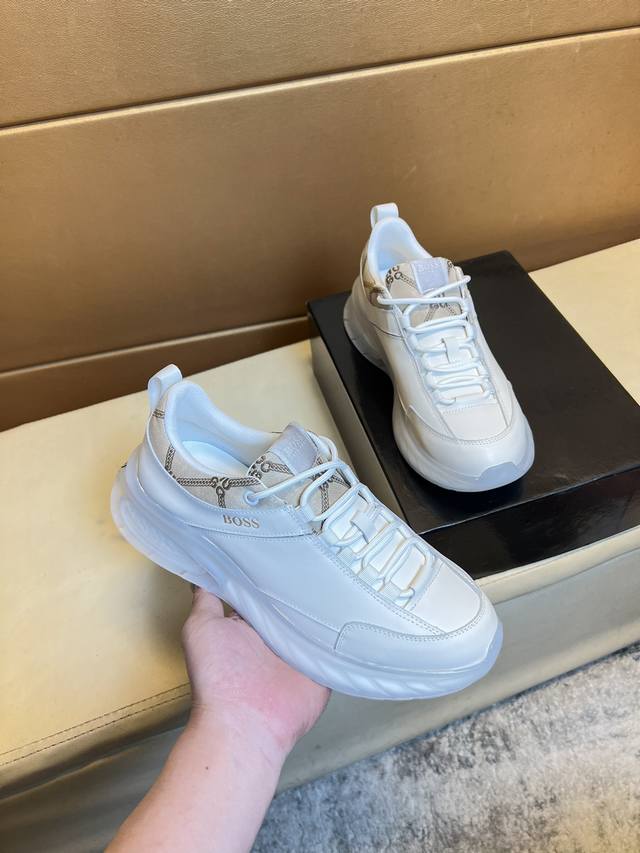 Boss 原单品质.～ 独特现代风运动鞋。休闲鞋潮男必备款 意大利进口原版品牌，进口原版皮，羊里 拒绝脱色磨脚 鞋底：原厂特供原版底，法国懒人风格设计 贴脚 在