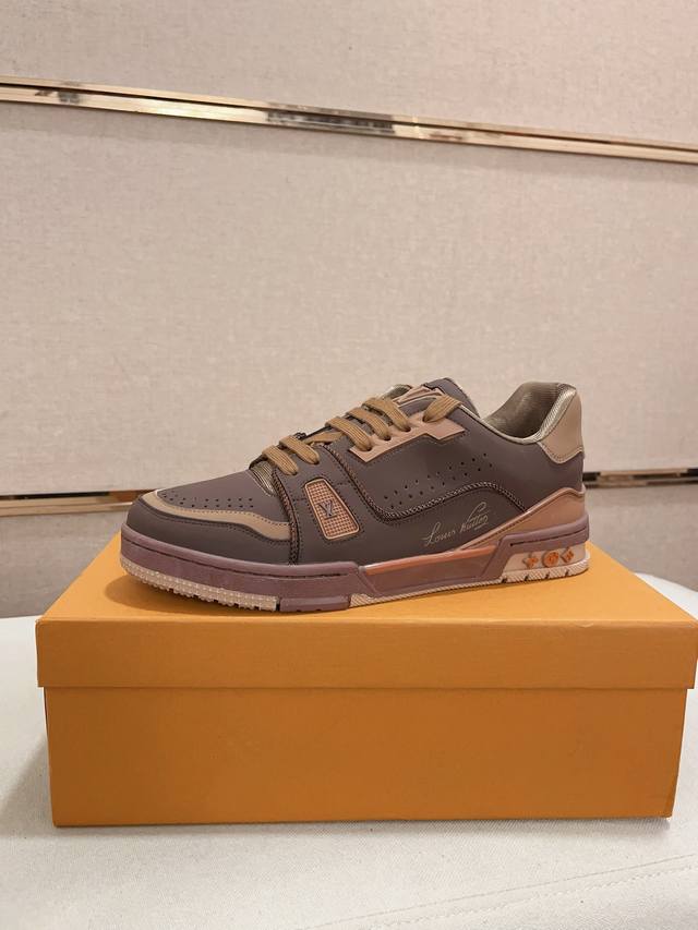 工厂价 Louis Vuitton 路易威登 Lv顶级新款专柜同步发售，鞋面意大利进口头层牛皮，全进口羊皮内里，完全1比1复刻，鞋底：原厂特供原版底，独家活动成