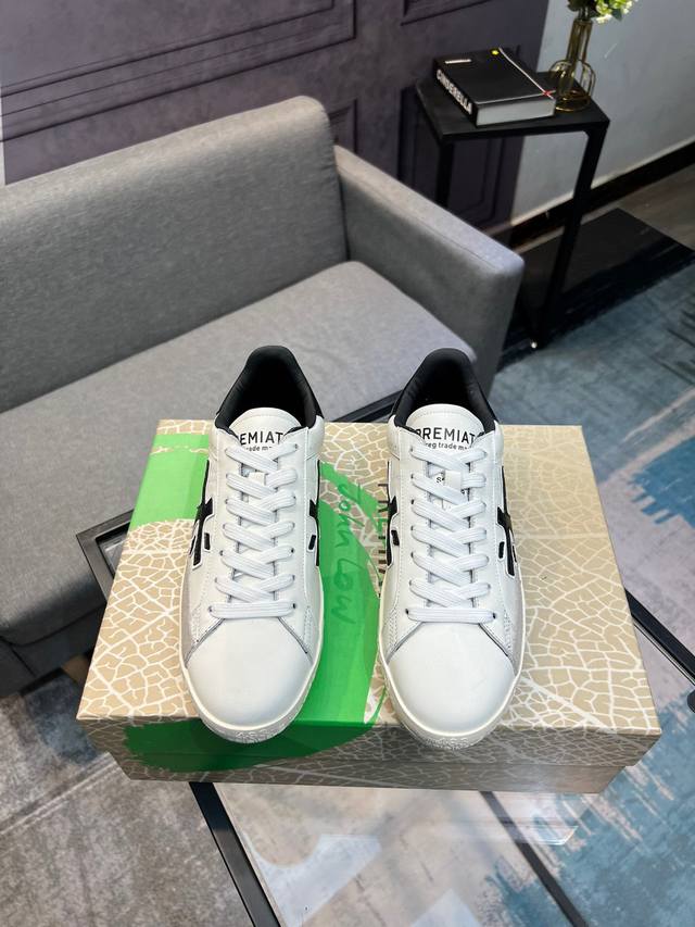 premiata 普瑞米亚达 时尚、运动、休闲、慢跑、情侣鞋。 普瑞米亚达意大利名品百年历史，所有工艺全手工打造，米“字一样的logo简称米字鞋。完美的融合了传