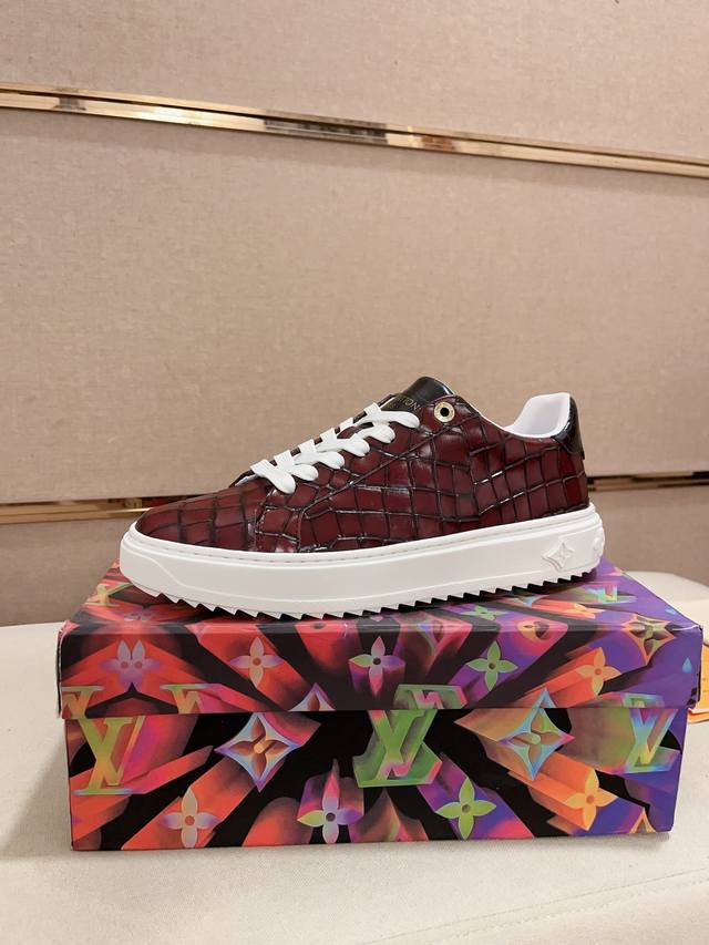 工厂价: 牛里：全套包装 Louis Vuitton 路易威登 Lv 顶级新款专柜同步发售，鞋面意大利进口头层牛皮，全进口牛皮内里，完全1比1复刻，鞋底：原厂特