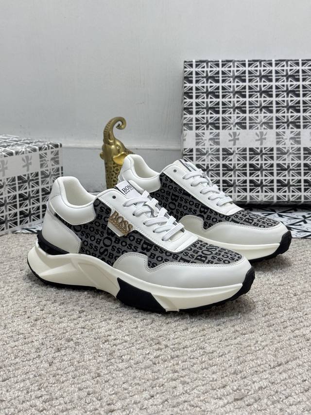 出厂价 实价 男士精品 Boss 运动男鞋，本款是官方主打经典款，1:1质量，原厂名师制作，采用进口布料拼接牛皮舒适透气完美楦型，大方时尚的设计，吸引了众多消费