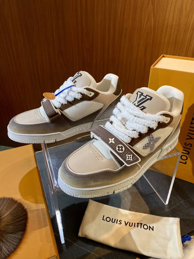 爆裂纹 Ltrainer 运动鞋 新配色 Size：39~44 38.45.46定制 本款 Trainer 运动鞋以正绒面和粒面牛皮重绎 Virgil Ablo