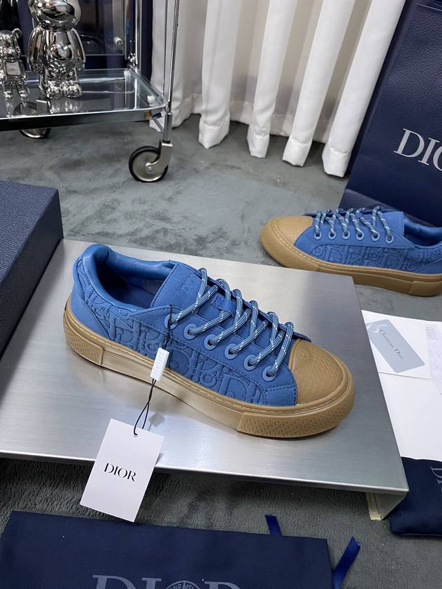 商品商标:Diro 迪奥 休闲鞋 正码码数:35-45 商品材料:顶配d家专柜全套包装，意大利进口头层牛皮原版专用料+进口羊皮内里原版乳胶垫脚，一比一原版tpu