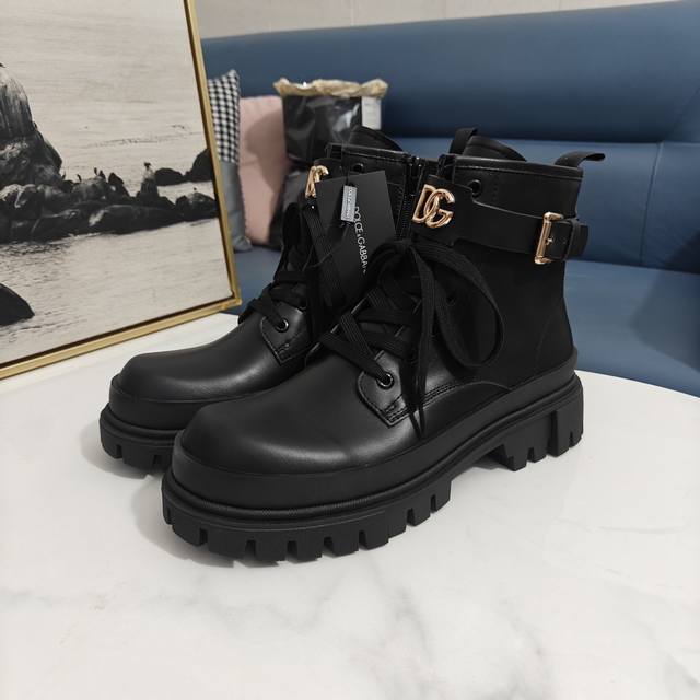 工厂价： 1994最新力作秋冬款d&G 厚底德比休闲大头鞋火爆上线，顶级的牛皮面料，牛皮里，38-46码 45-46码属于定制不退换