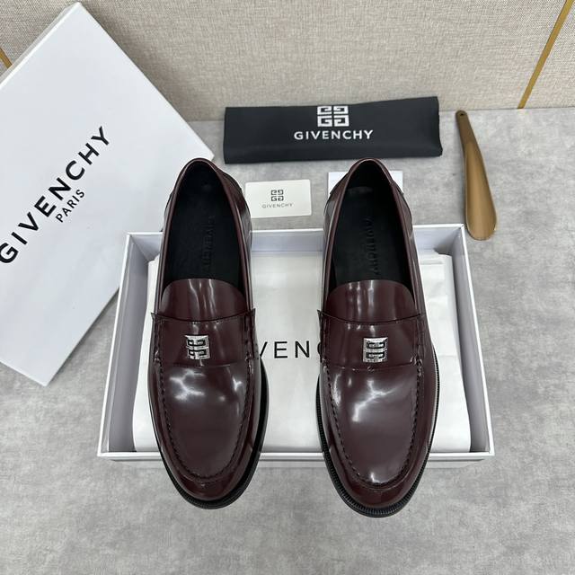Gvx 新品 纪梵*希 男士乐福鞋皮鞋 采用进口牛皮 开边珠亮 翻毛皮皮打造 一脚蹬便鞋 品牌4G五金扣贯穿鞋面 一脚蹬穿着 进口水染牛皮内里 牛皮垫脚原版真皮