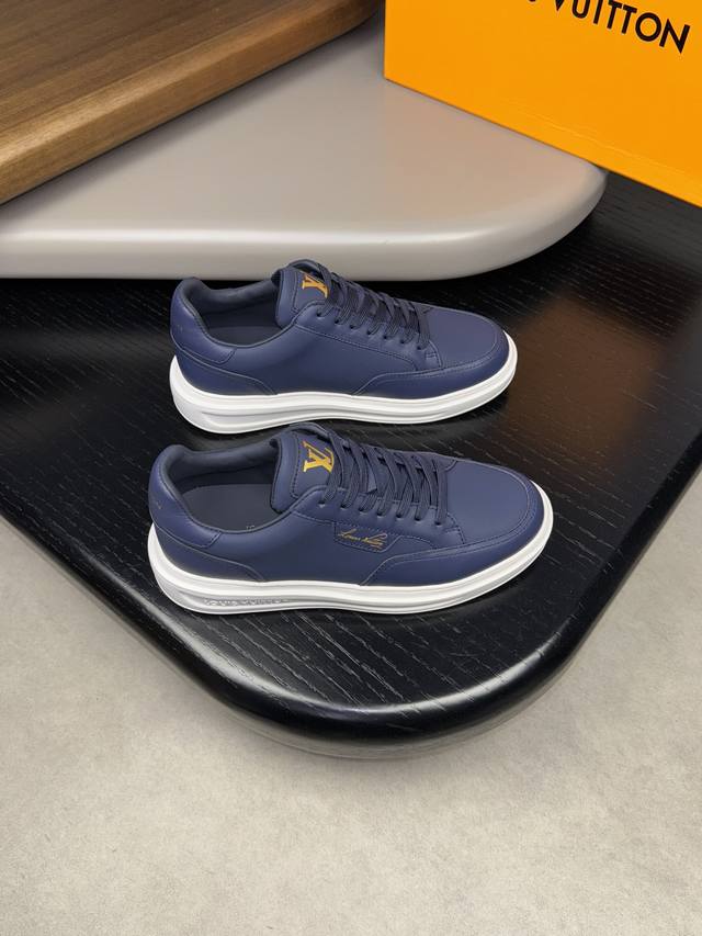 louis Vuitton 路易威登 -高端品质 原单 -鞋面：纳帕小牛皮、鞋身丝印logo、后跟.鞋舌.丝印品牌logo -内里：水染牛皮 -大底：超轻tpu