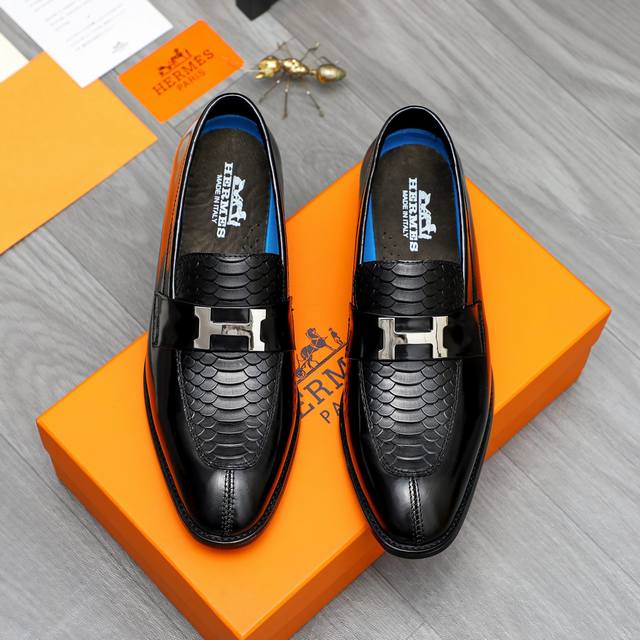 商品商标：Hermes 爱马仕 商务正装皮鞋 正码码数: 38-45 商品材料：精选蛇紋牛皮鞋面 牛皮内里 原版大底