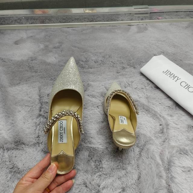 Jimmy Choo 经典水钻链条冰银闪粉半拖 面料：进口冰银闪粉格利特 内里：进口意制小羊皮 超级柔软细腻 大底：进口意大利真皮底 码数：35～39 34、4