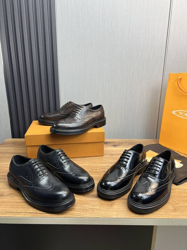 工厂价 Tod'S 托德斯男士正装休闲皮鞋，采用头层牛皮制作，质感超强，正面饰以经典品牌logo，原版橡胶防滑大底，脚感舒适，经久耐穿！ Size：38-44