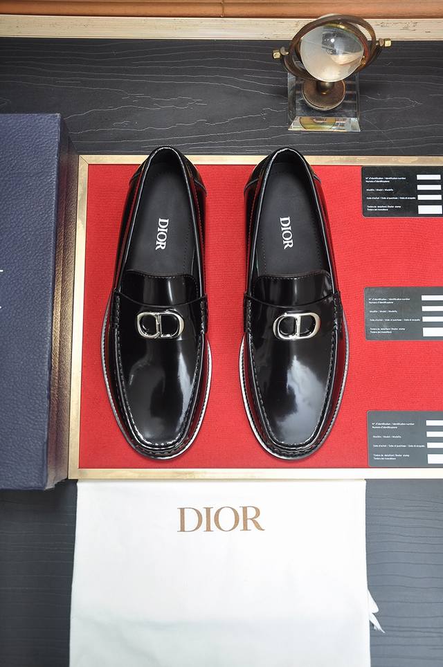 出厂价 Dior 牛皮内里 迪奥原版1:1高品质出厂，进口原版料，进口版原牛皮，水染牛皮内里，原版tpu大底，码数:38-44