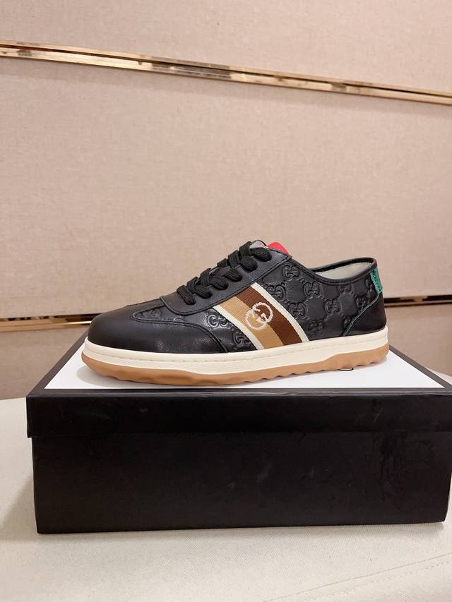 工厂价 Gucci 古奇 顶级新款高帮专柜同步发售，鞋面意大利进口头层牛皮，全进口羊皮内里，完全1比1复刻，鞋底：原厂特供原版底，独家活动成型底超级舒适，原厂跟