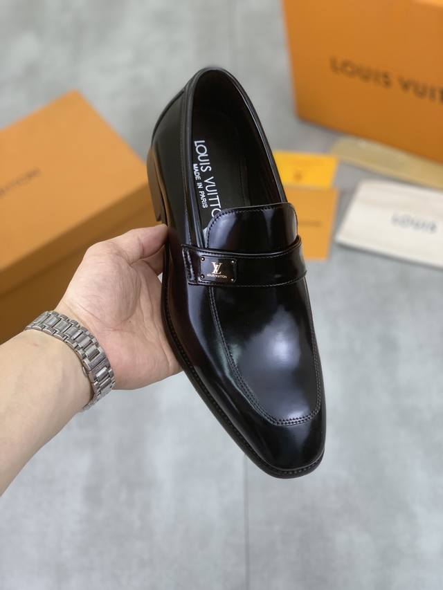 工厂价 实价 水染牛里 Lv路易威登商务皮鞋，釆用原版进口意大利开边珠小牛皮，全牛皮内里、专业鞋匠精心手工制，原版专供耐磨大底。标准码38-45 46 47定做