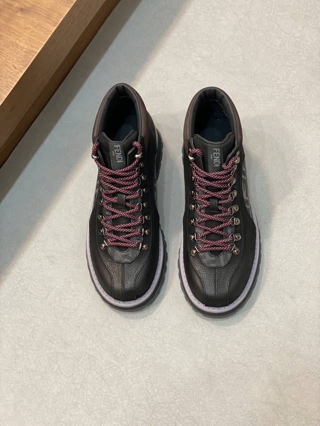 fendi 顶级p: Size:39-44 45定做 Fend芬迪牛皮及裸靴 系带及裸靴，黑色牛皮，牛麂皮材质。点缀灰色和黑色、咖色ff提花布料细节。上脚非常舒