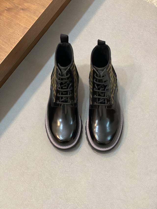 fendi 顶级p: Size:39-44 45定做 Fend芬迪牛皮及裸靴 系带及裸靴，黑色牛皮，牛麂皮材质。点缀灰色和黑色、咖色ff提花布料细节。上脚非常舒