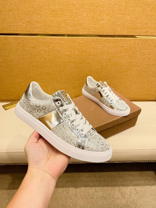工厂价 Gucci 古奇2024新款精心打造，引爆全场！不断创新的国际品牌 此款男士四季休闲鞋，原版版本，鞋面采用牛皮面料 ，皮垫脚真爆超轻防滑大底，透气舒适以