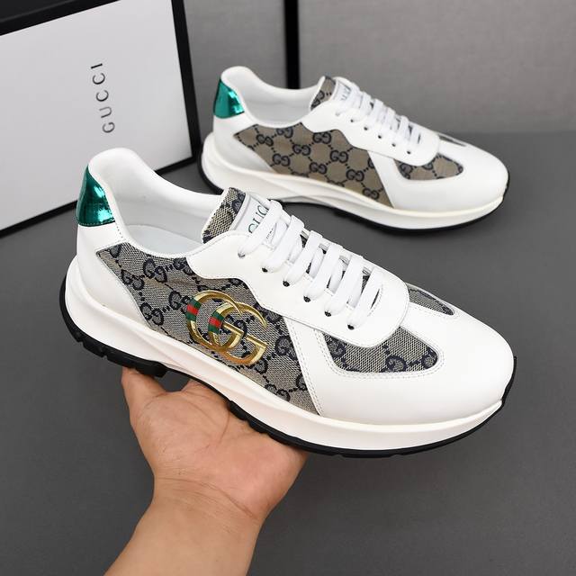 gucci 古奇 。鞋面采用头层牛皮搭配logo布料，羊皮内里，超轻软弹pu大底。男款38-44 按平时穿着码数选择即可 。