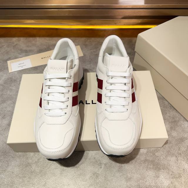 bally 东莞货 巴利 -高端品质 原单 -鞋面：纳帕小牛皮、鞋身车缝品牌图腾.丝印品牌logo -内里：水染牛皮 -大底：超轻tpu发泡；成型大底 -超高品
