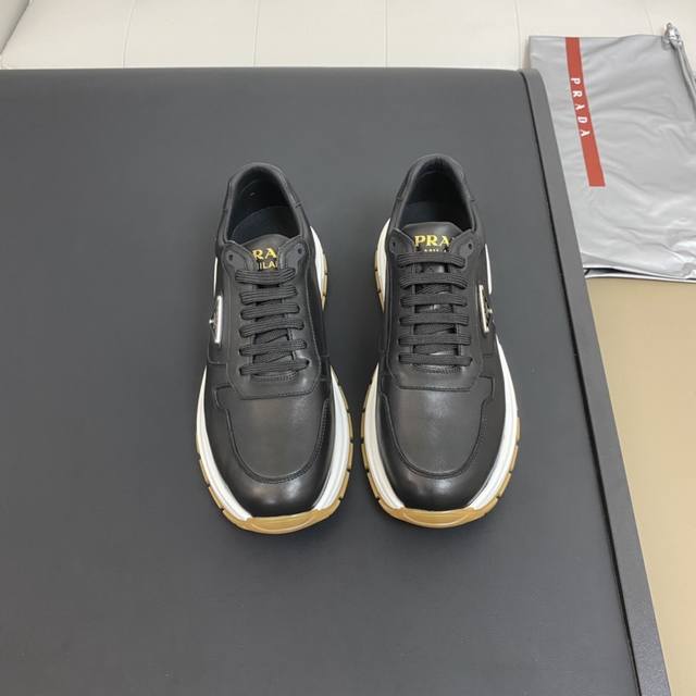 顶级代购 普 炸街男神新品运动休闲鞋专柜同步，鞋面意大利进口帆布面料，进口牛皮内里垫，柔软舒适，鞋底：原厂特供原版底，独家活动成型底超级舒适，原厂跟单货，高品质