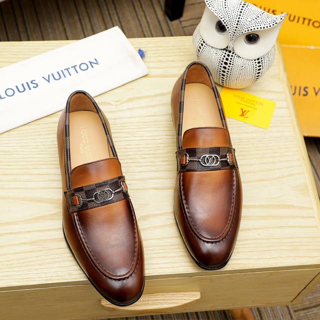 工厂价 Louis Vuitton 里 路易威登 新款男士休闲商务皮鞋官网原版复制，鞋面采用进口官网1:1材料制作意大利牛皮面，高端内里绝非一般的工艺制造，大厂