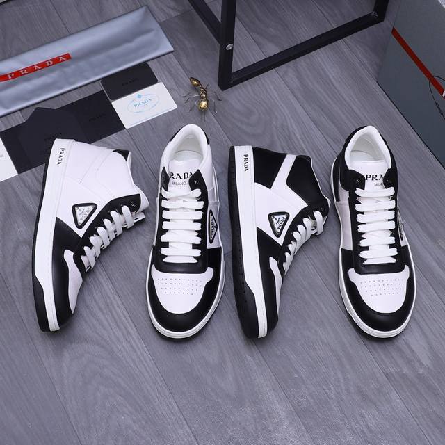 商品商标：Prada 普拉达 休闲高帮鞋 正码码数: 38-44 商品材料：精选 牛皮鞋面 皮内里 原版大底