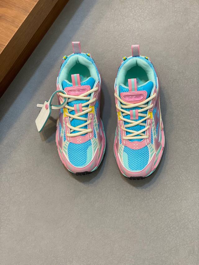 off-White C O Virgil Abloh 登休山闲鞋 24年款新 采用保环牛剖革合组网织鞋布面材质 鞋垫嵌入泡发缓震eva物料 正确底中搭载eva轻