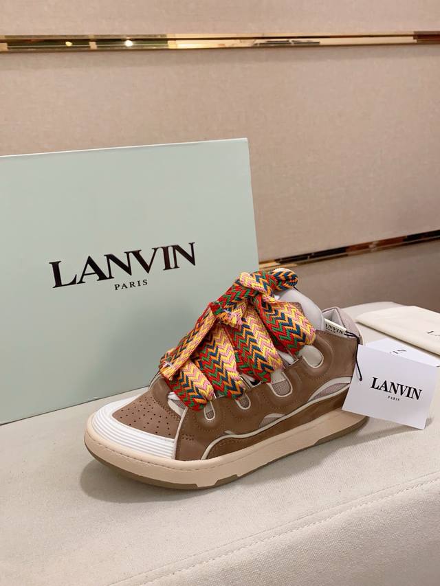 工厂价: 浪凡lanvin 限定系列；沉稳、笃定、活泼、经典与潮流、成熟与青春；诠释多面魅力组合构成一个五彩斑斓的艺术品浪凡情侣款面包鞋，运动鞋，德训鞋，高帮鞋