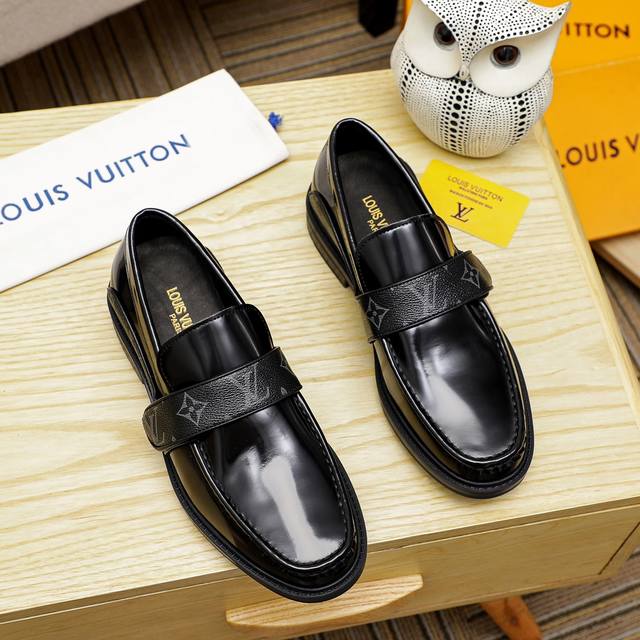 工厂价 Louis Vuitton 里 路易威登 新款男士休闲商务皮鞋官网原版复制，鞋面采用进口官网1:1材料制作意大利牛皮面，水染内里绝非一般的工艺制造，大厂